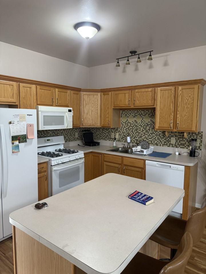 332 S Roessler St #1 - Photo 3 of 11