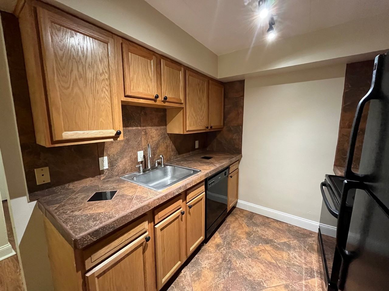 151 Robinson St #13 - Photo 4 of 19