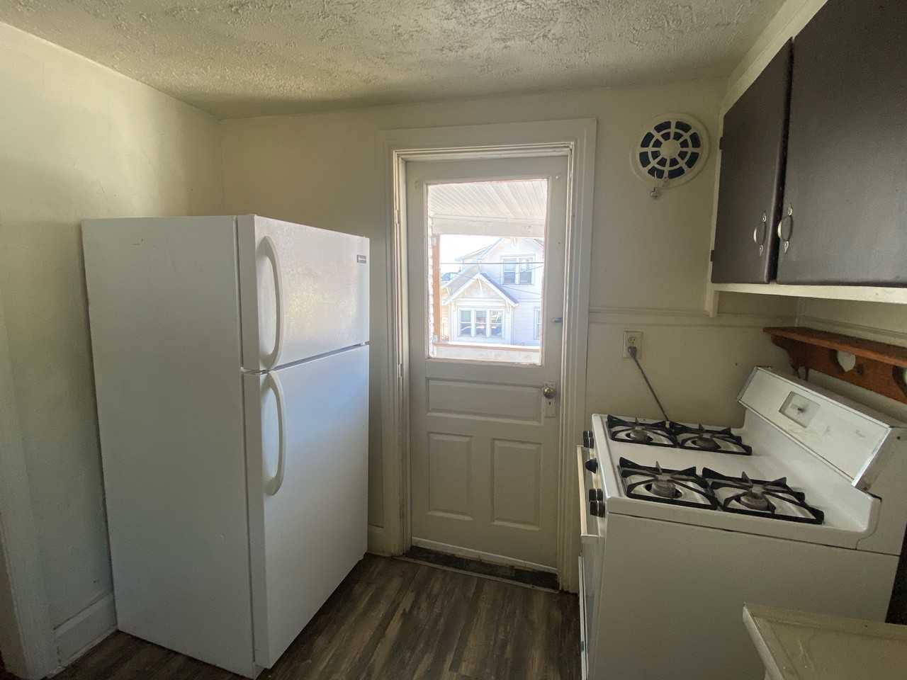 41 E 5th Ave #2 - Photo 7 of 13