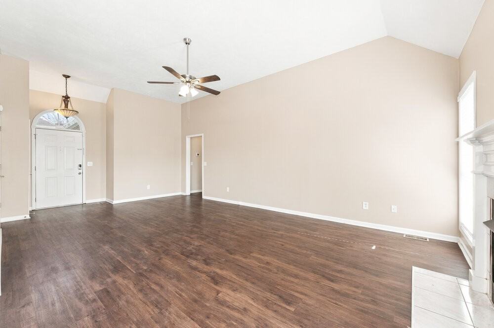 210 Valley Ct - Photo 5 of 17