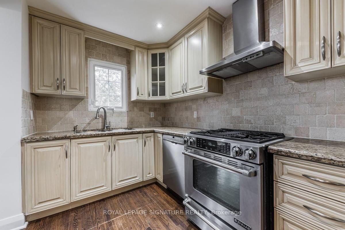 150 Davisville Avenue #Main - Photo 7 of 15