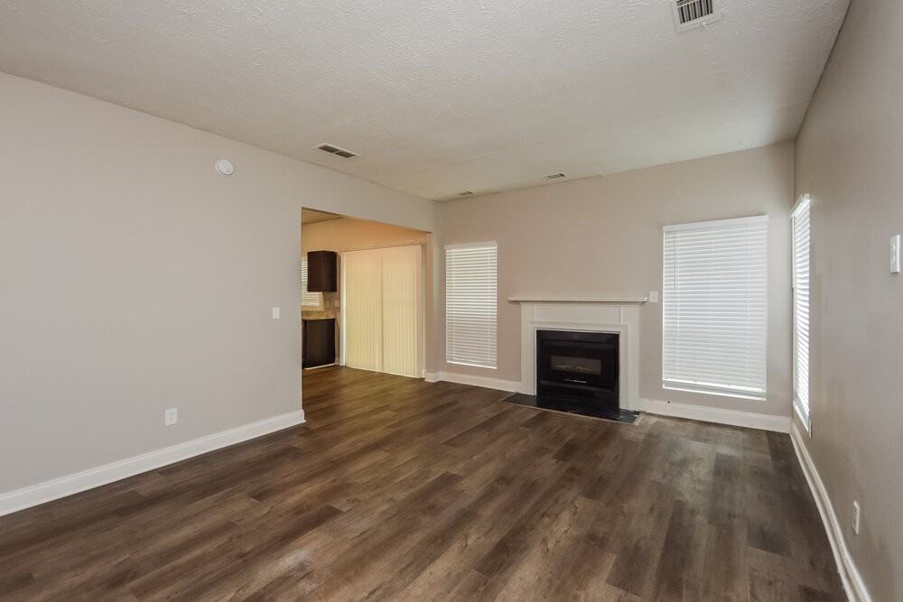6399 Laurel Post Ct - Photo 4 of 17