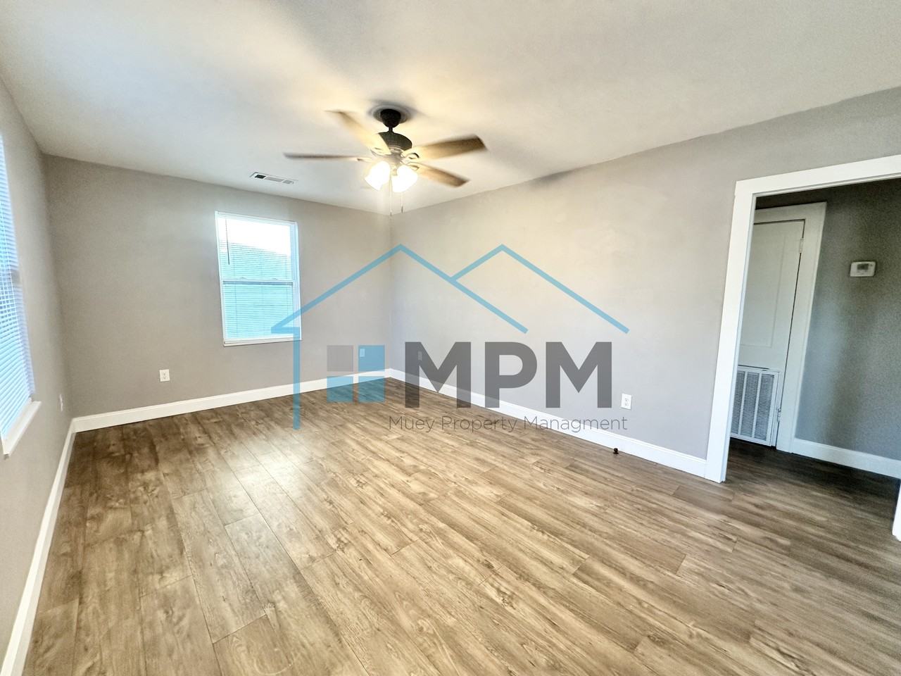 119 Riverbend Dr #1 - Photo 4 of 12