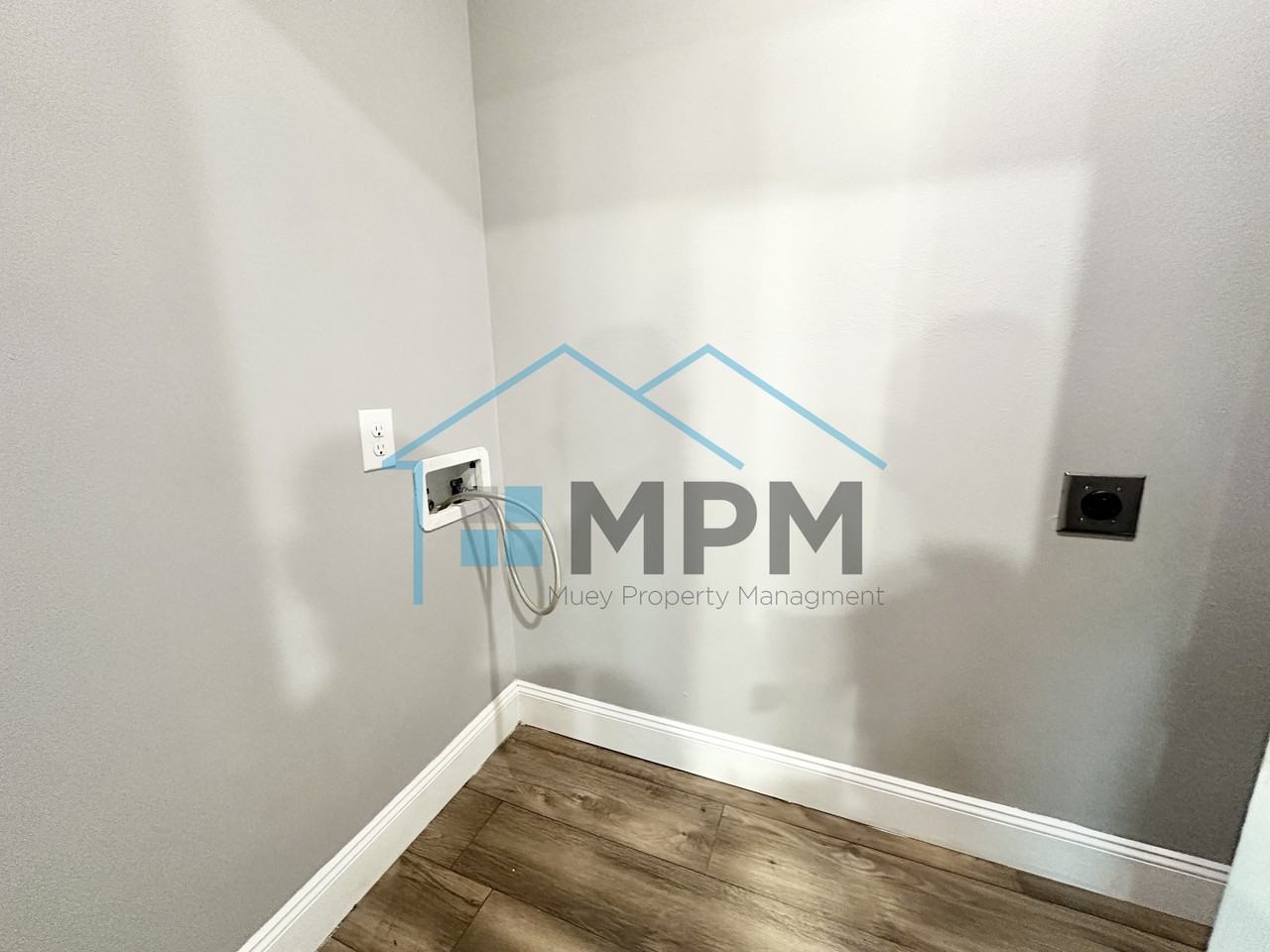 119 Riverbend Dr #1 - Photo 6 of 12