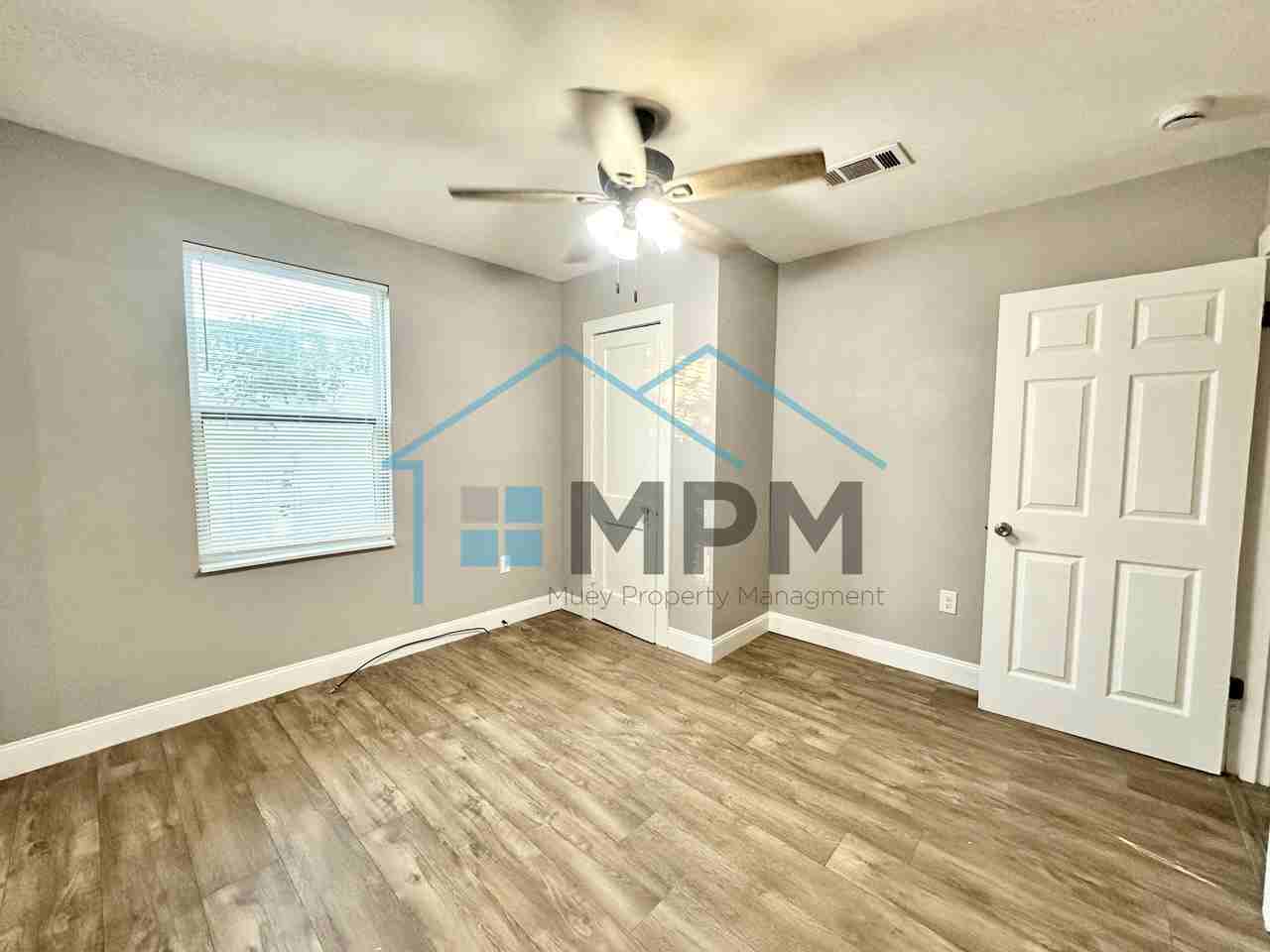 119 Riverbend Dr #1 - Photo 7 of 12