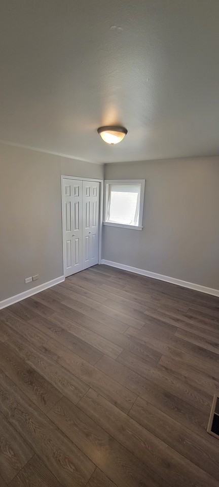 377 Indianwood Blvd - Photo 5 of 7