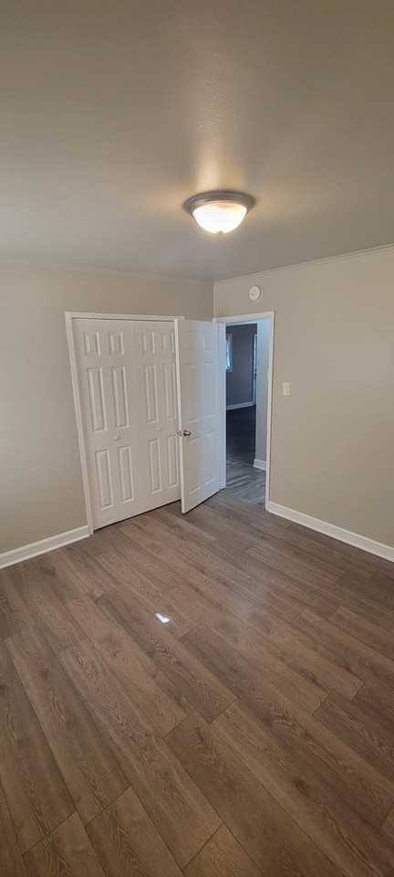 377 Indianwood Blvd - Photo 6 of 7