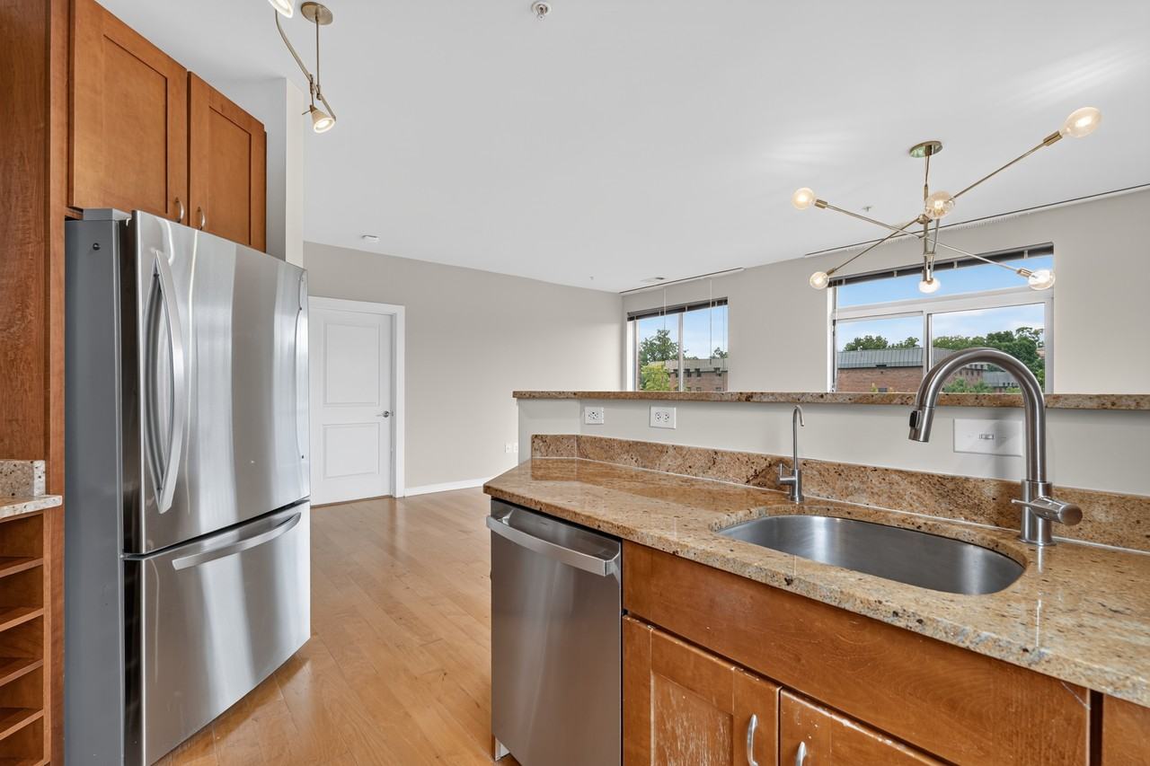 2200 North Westmoreland Street - 1Unit 309 #1 - Photo 3 of 10