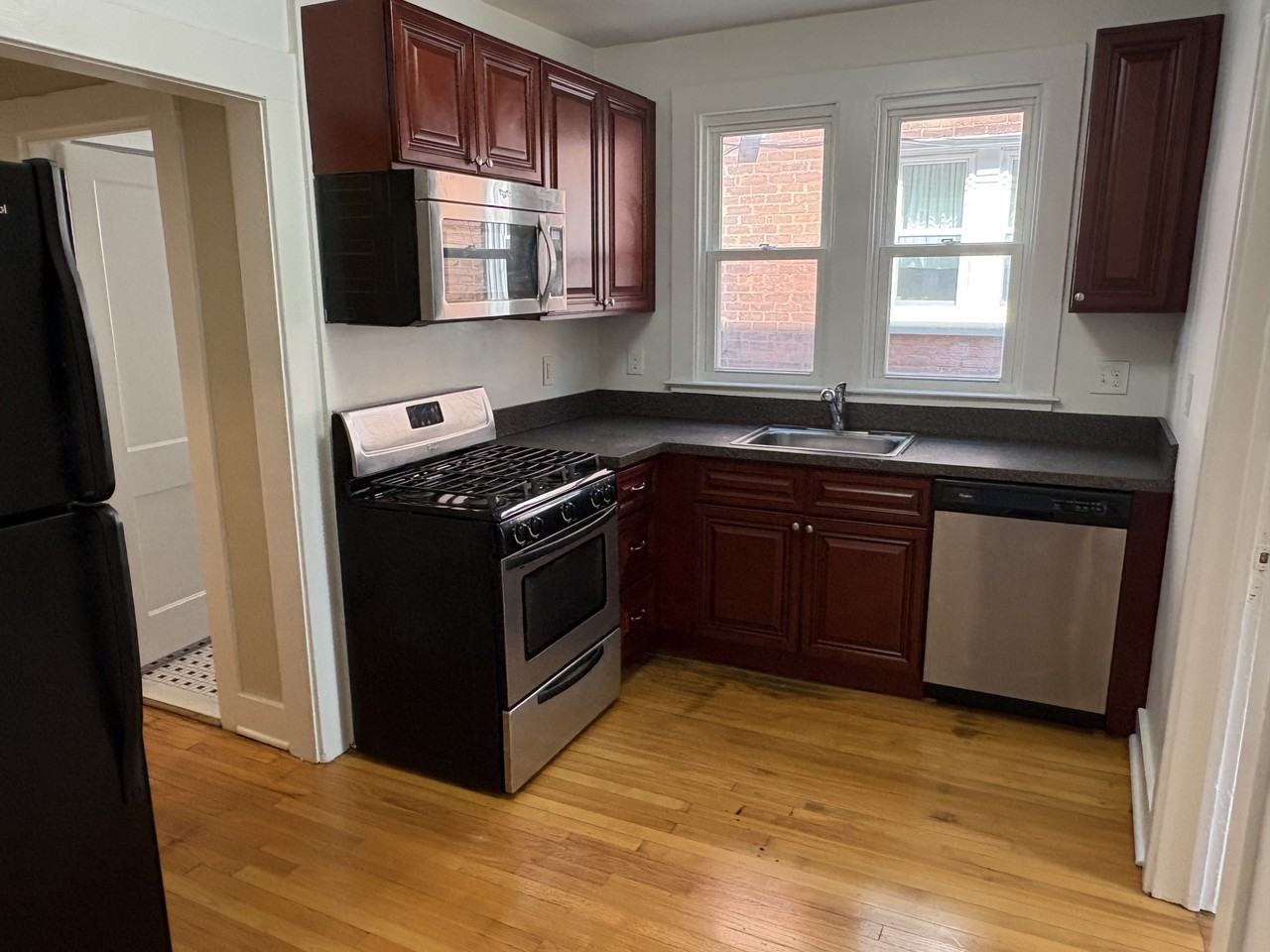 1010 Beaconsfield Ave #1010-2N - Photo 2 of 12