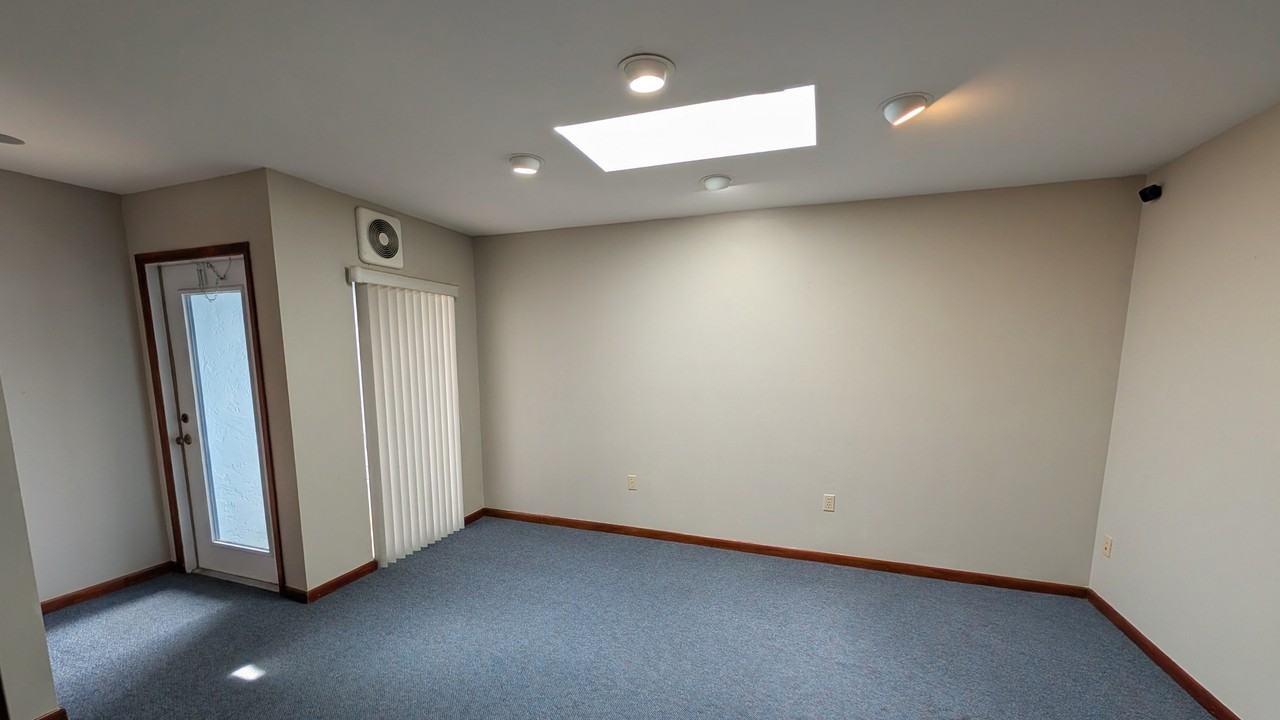 6212 W Corporate Oaks Dr #1 - Photo 5 of 11