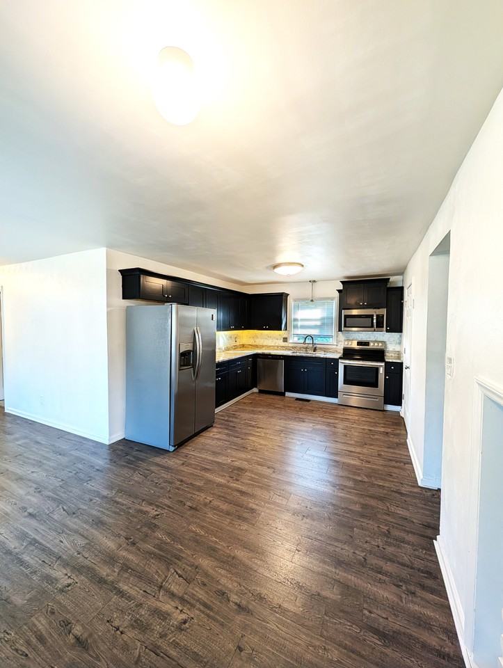 516 Celey St #1 - Photo 5 of 17