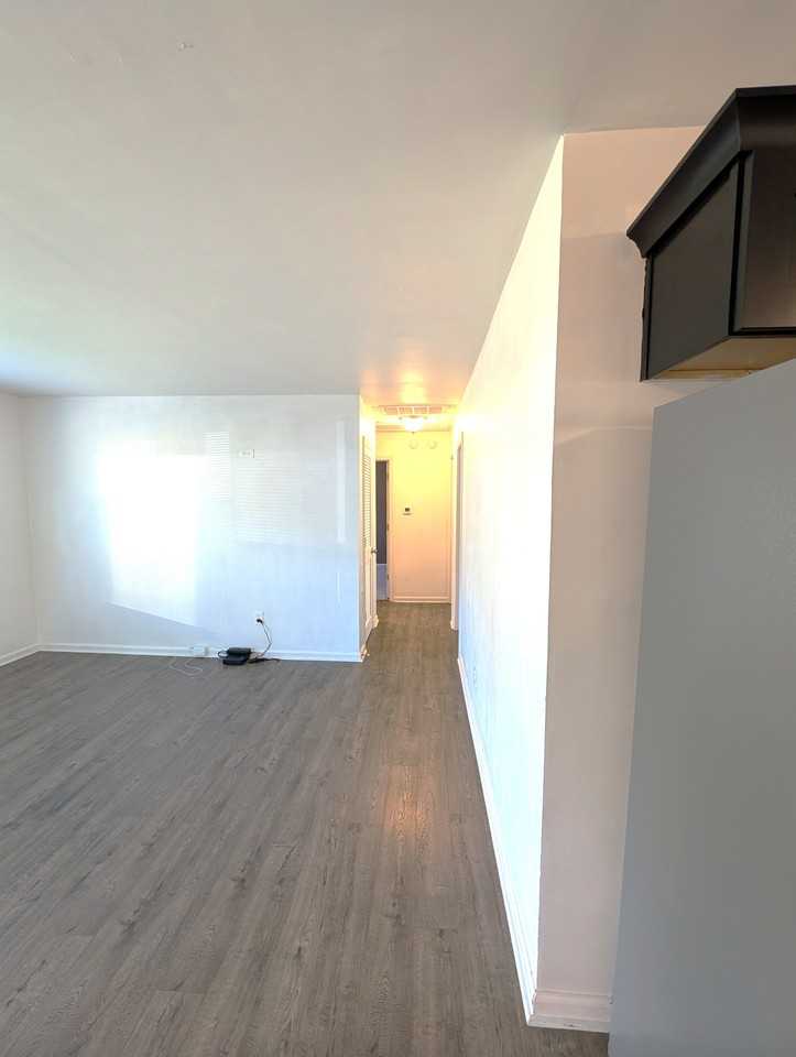 516 Celey St #1 - Photo 7 of 17