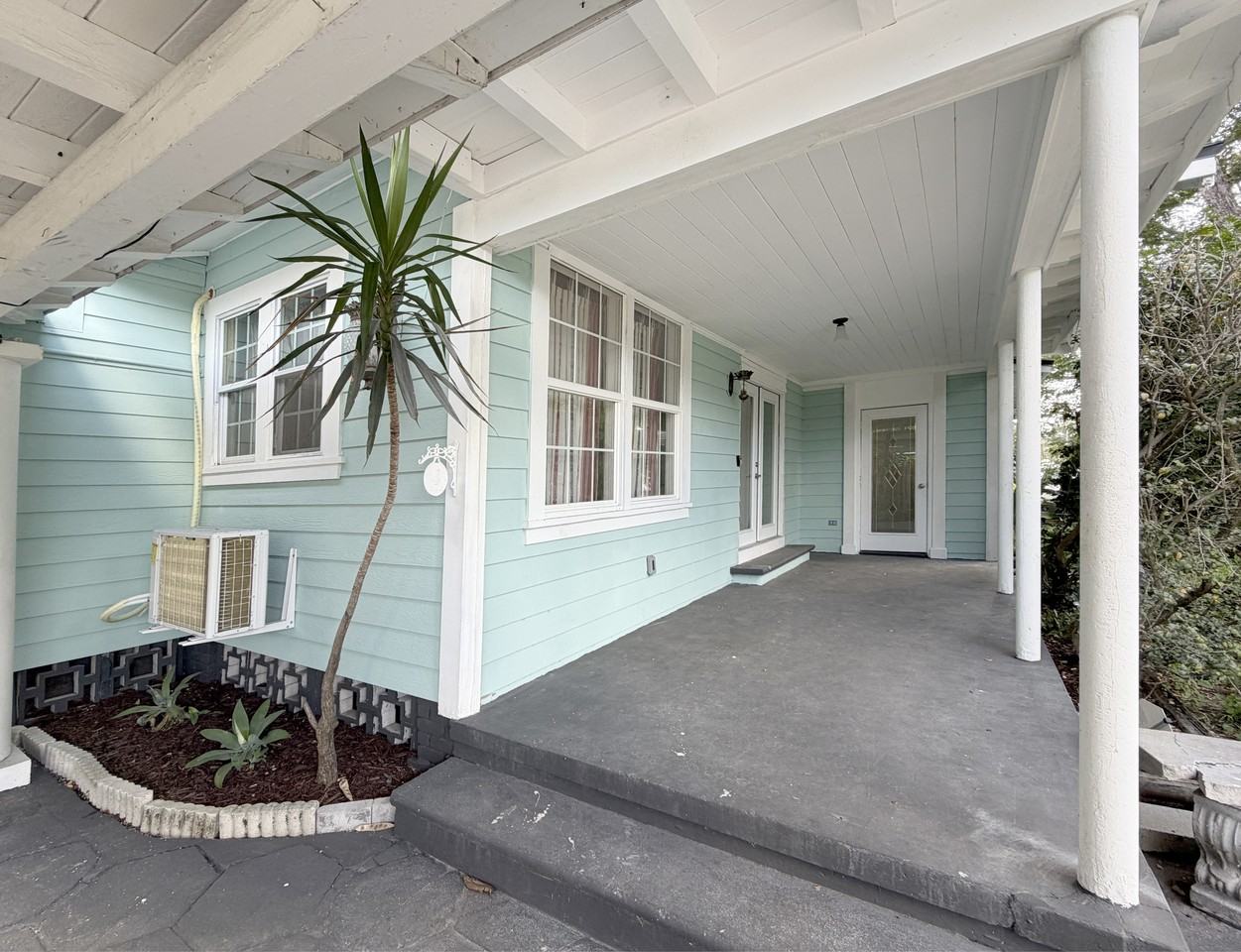 1812 12th Ave W #1