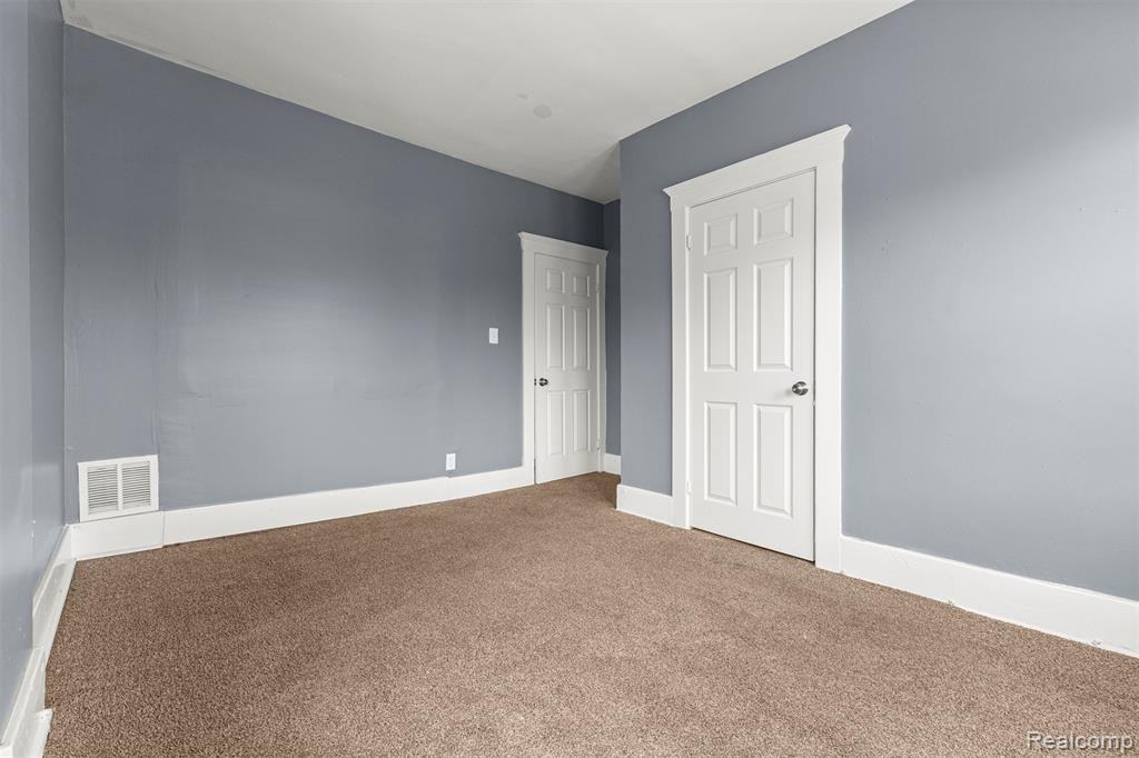 9375 Mendota St #1 - Photo 5 of 10