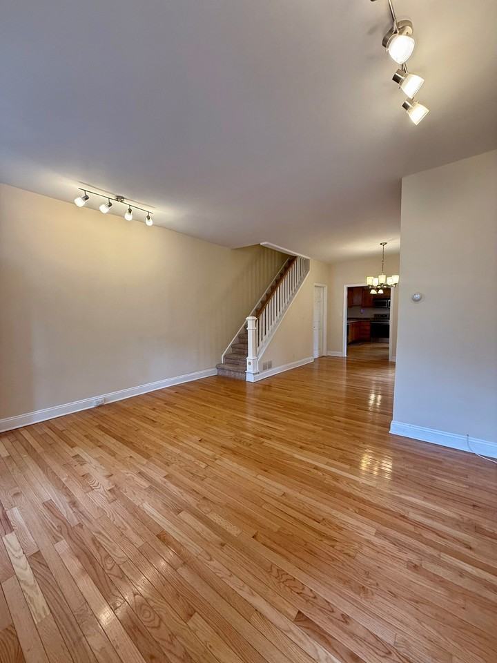1906 N Scott St #1 - Photo 4 of 28