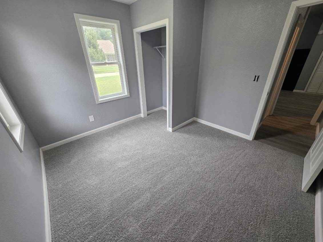 209 E Knox St #1 - Photo 7 of 8