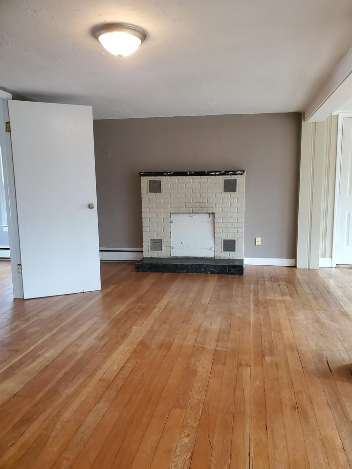 816 S Main St #1 - Photo 4 of 18