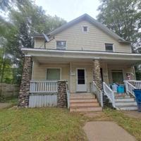 featured image of 84 College St #86