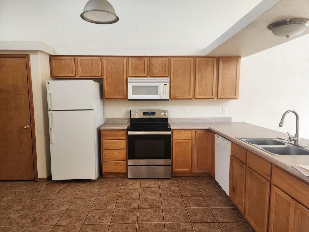 2166 Foxtail Pine Dr #1 - Photo 4 of 12