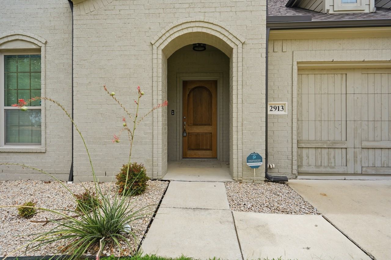2913 Gordon Ave #1 - Photo 5 of 36