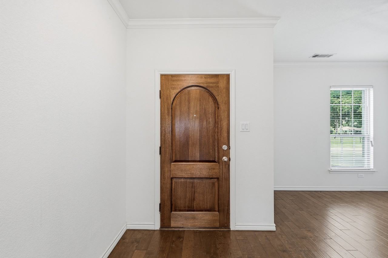 2913 Gordon Ave #1 - Photo 6 of 36