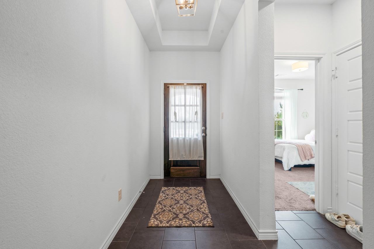 2925 Gordon Ave #1 - Photo 3 of 15