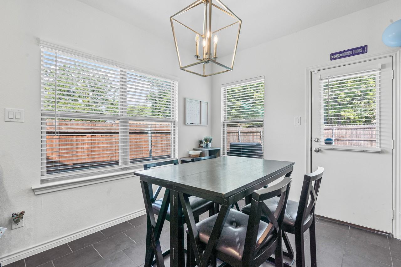 2925 Gordon Ave #1 - Photo 4 of 15