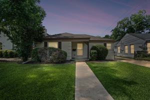 featured image of 2609 Benbrook Blvd #1