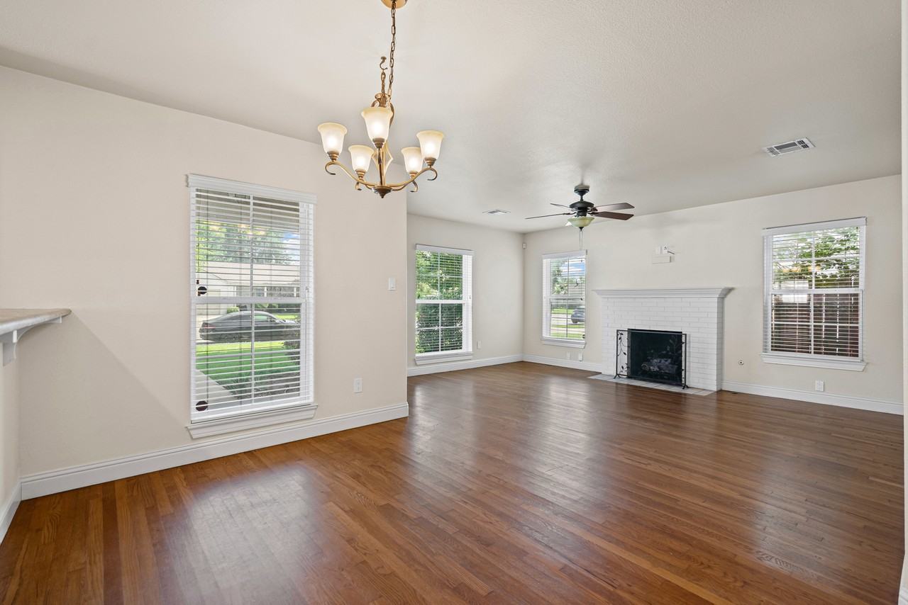 2609 Benbrook Blvd #1 - Photo 6 of 17