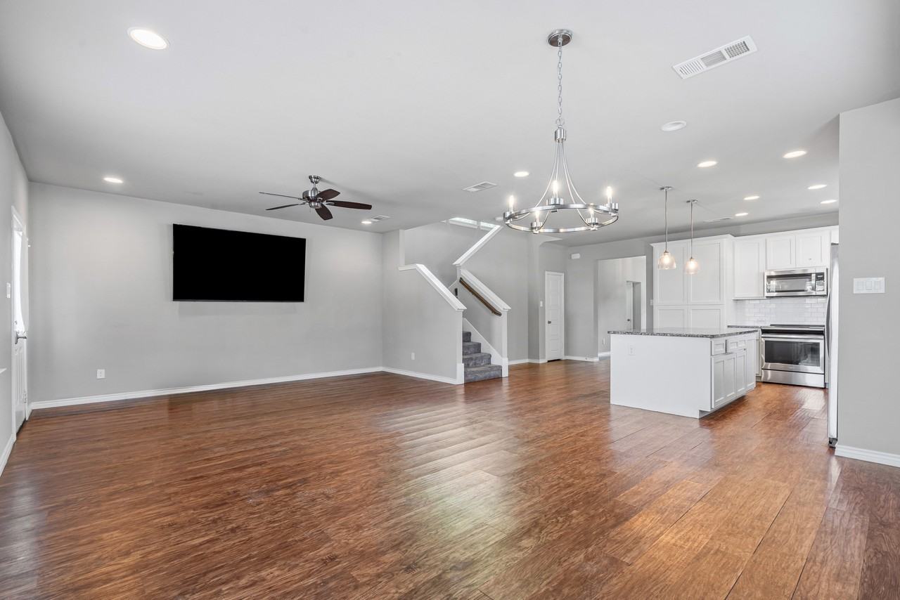 2641 Frazier Ave #1 - Photo 3 of 18