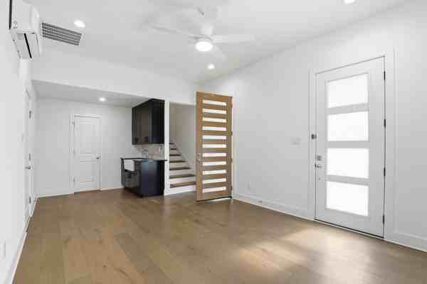 2825 Townsend Dr #1 - Photo 3 of 30