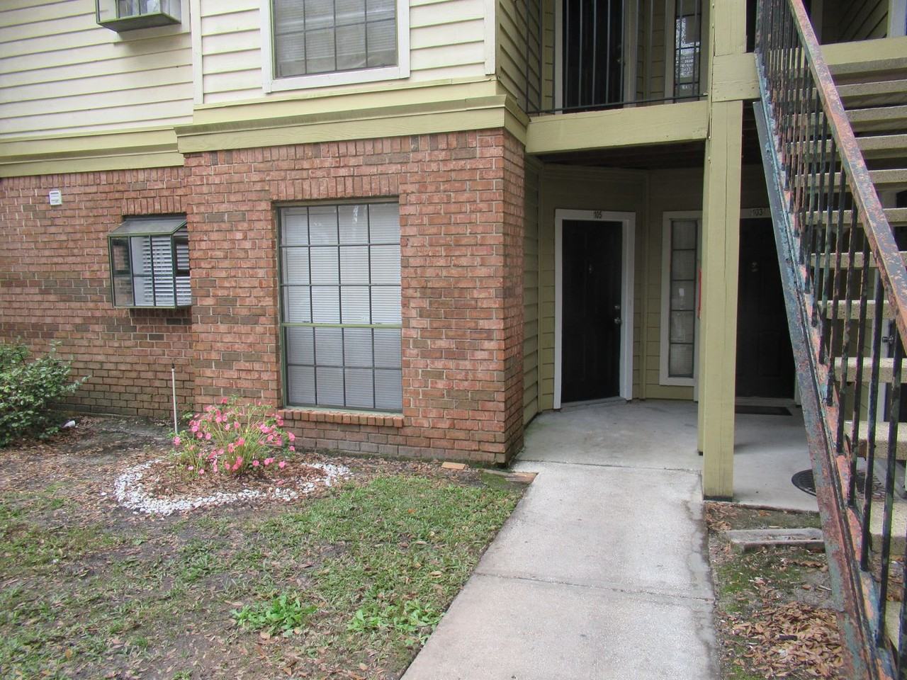 8714 Mallard Reserve Dr #105 - Photo 2 of 47