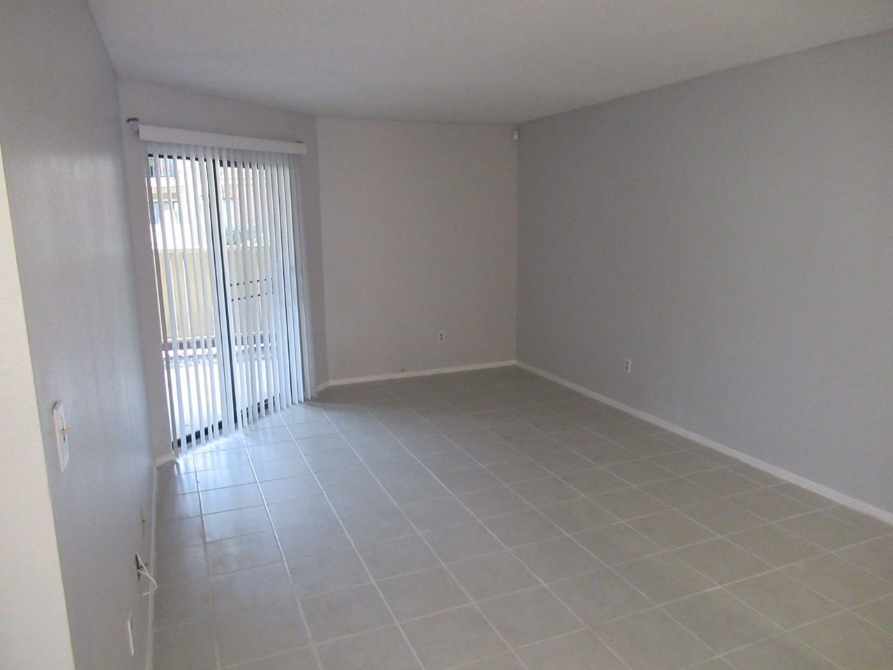 8714 Mallard Reserve Dr #105 - Photo 4 of 47