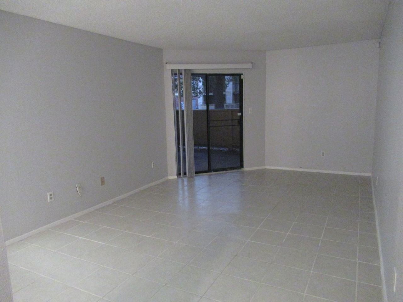 8714 Mallard Reserve Dr #105 - Photo 5 of 47