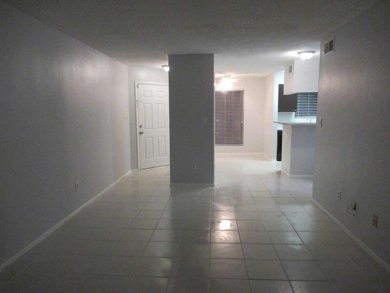 8714 Mallard Reserve Dr #105 - Photo 6 of 47