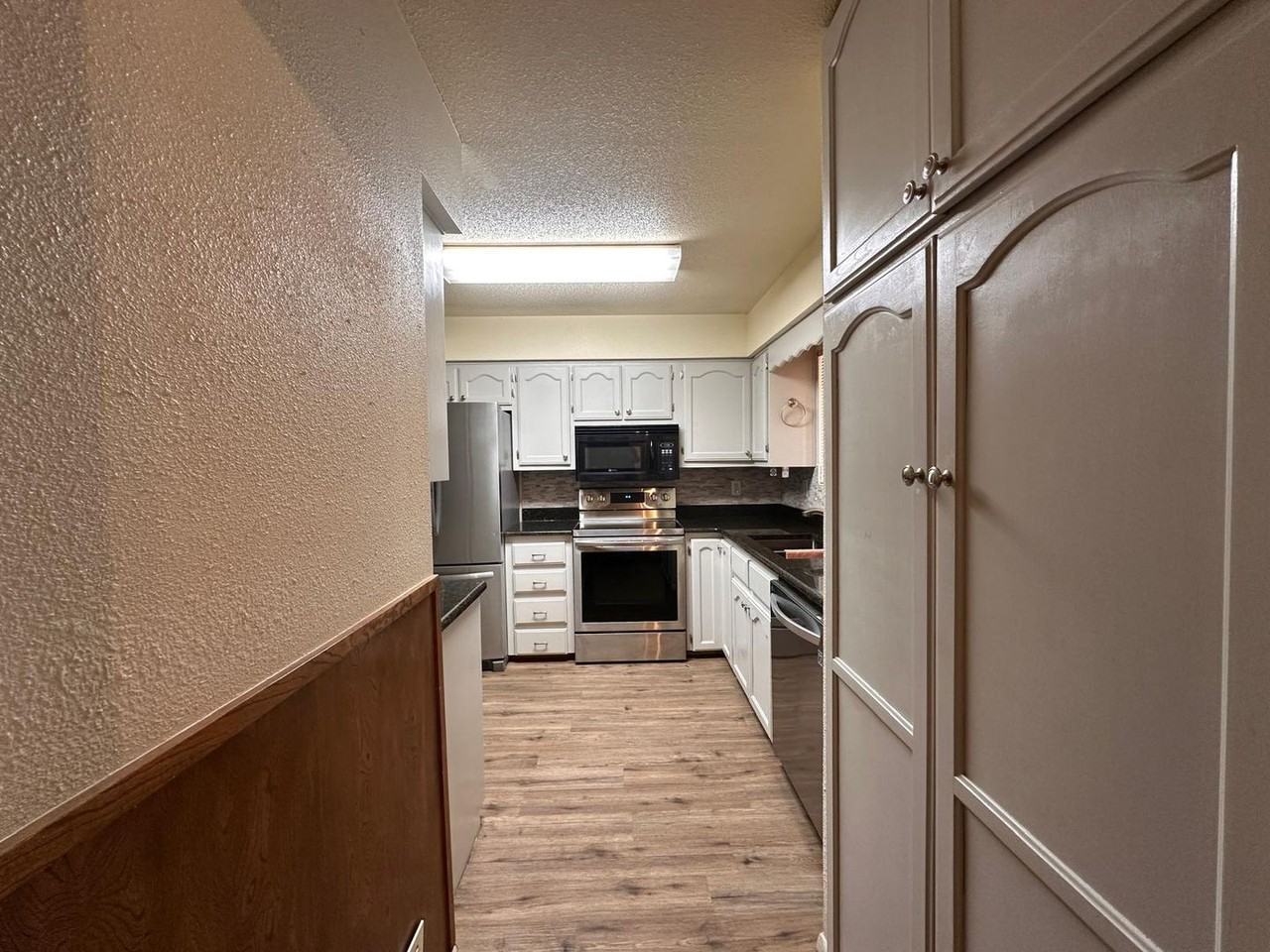 212 Avolyn Dr - Photo 4 of 22