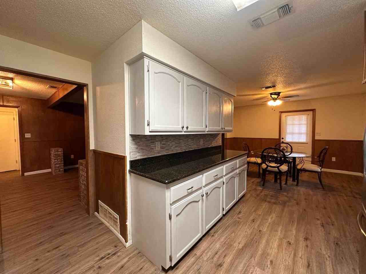 212 Avolyn Dr - Photo 5 of 22