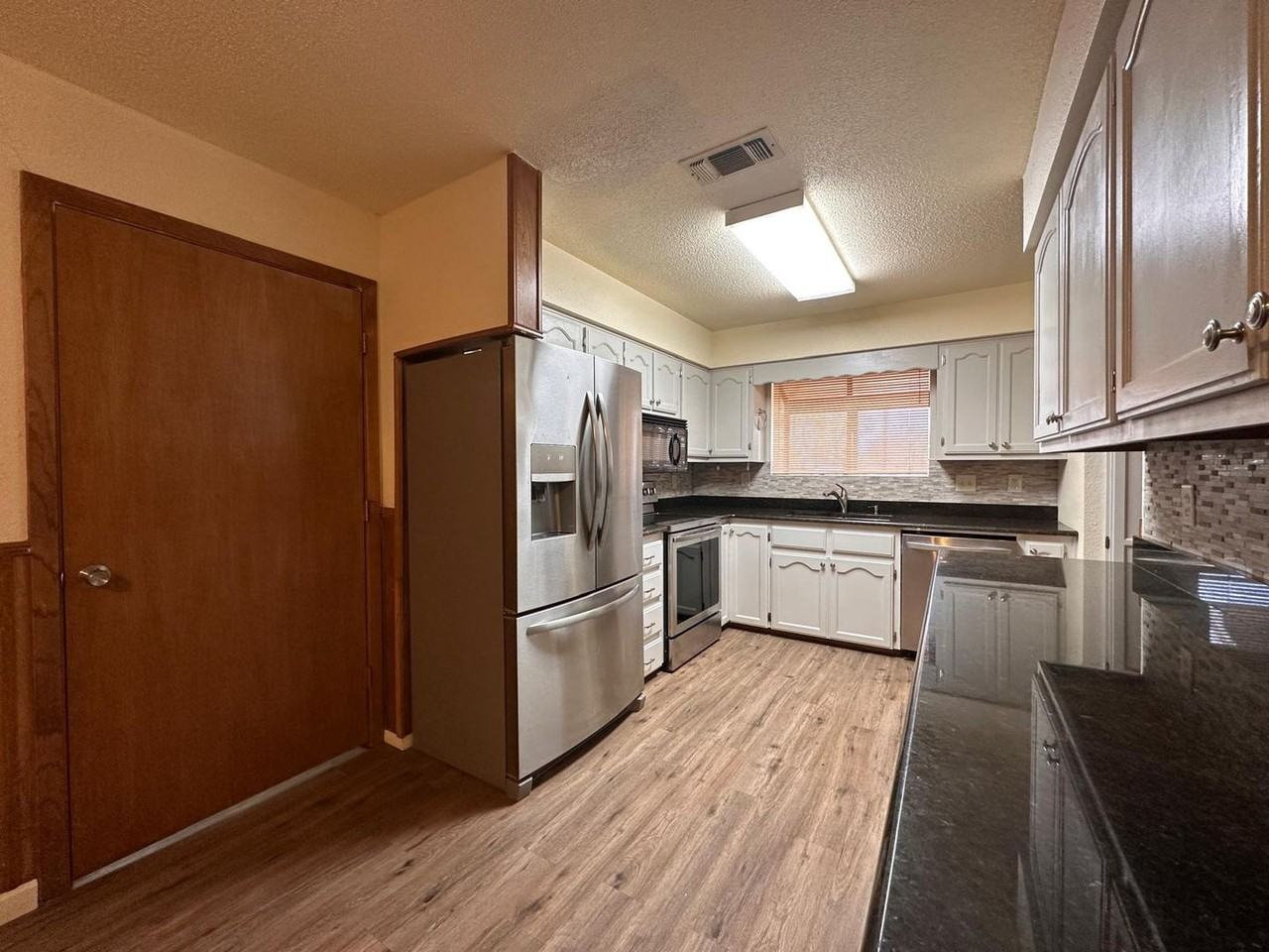 212 Avolyn Dr - Photo 6 of 22