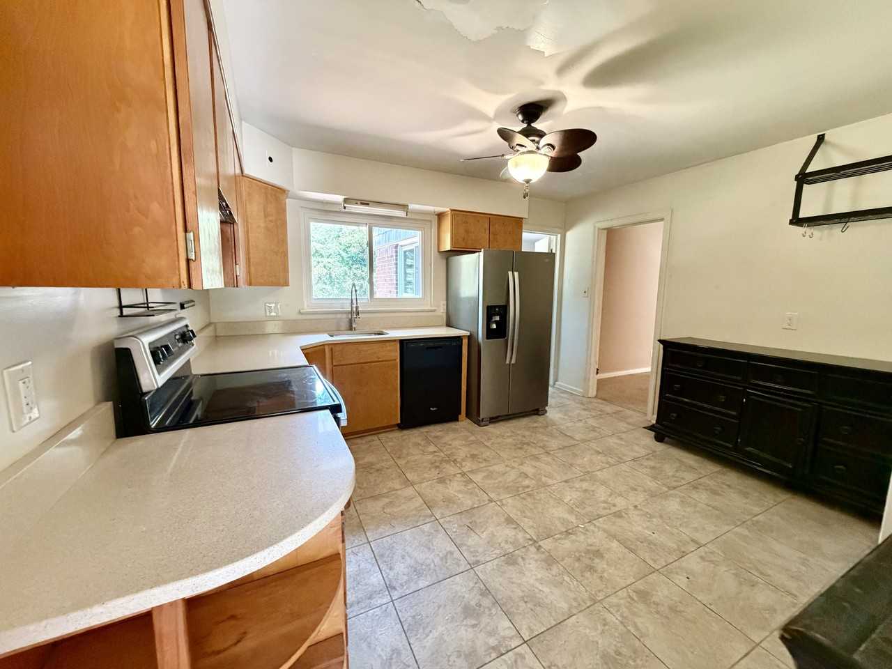 436 Thole St #1 - Photo 7 of 35