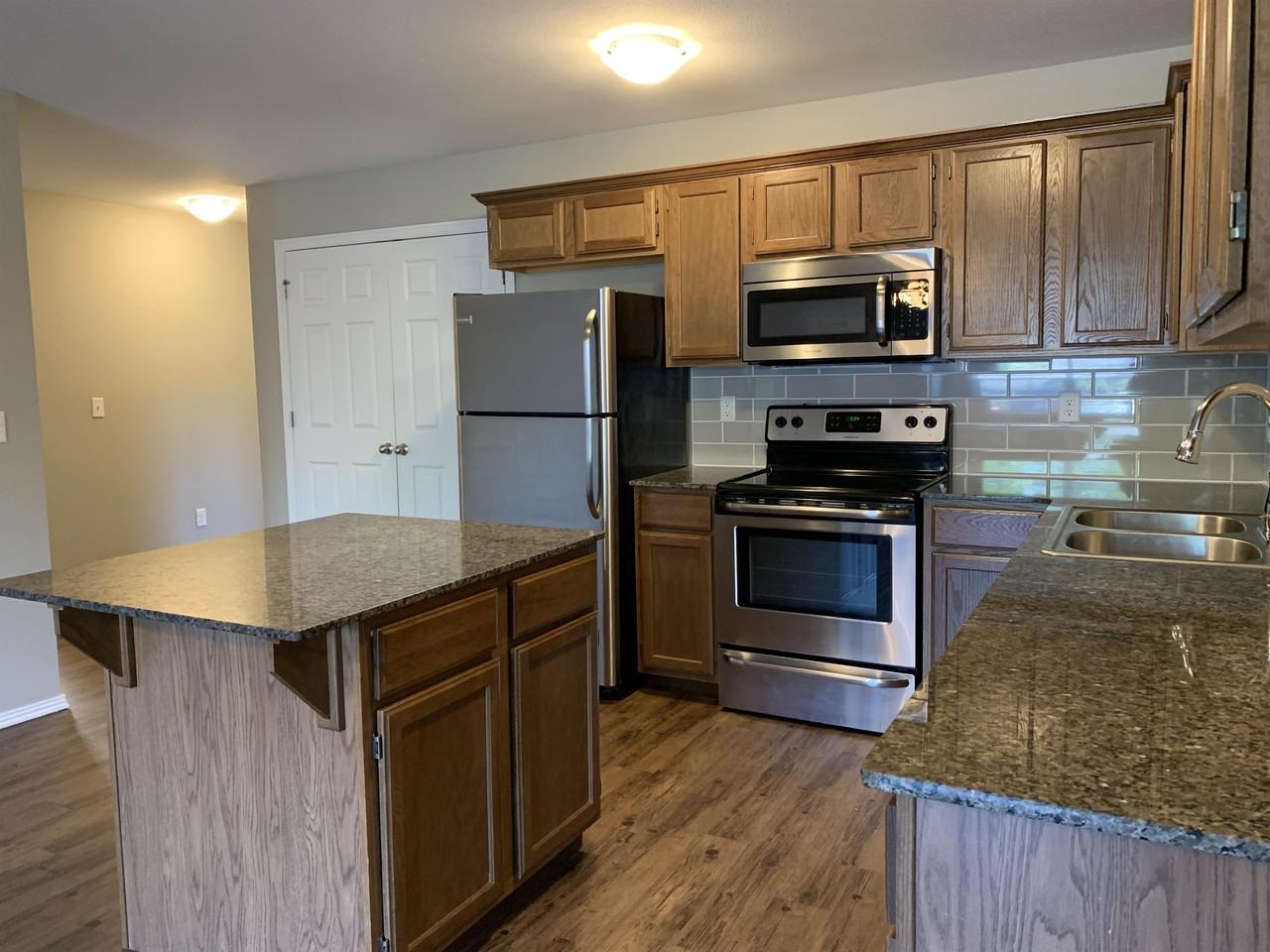 3001 Sw Amberwood Ave #1 - Photo 2 of 15