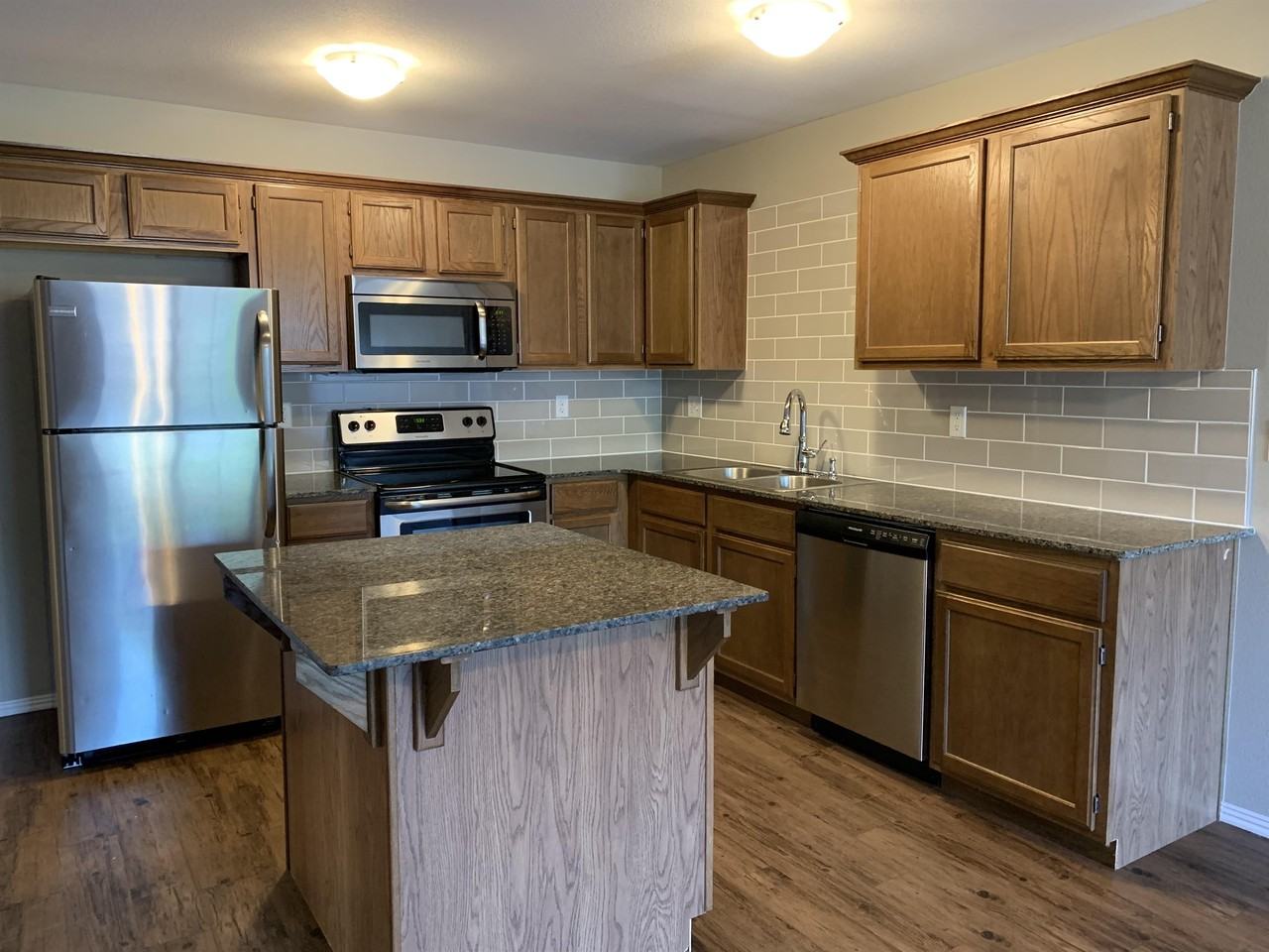 3001 Sw Amberwood Ave #1 - Photo 3 of 15