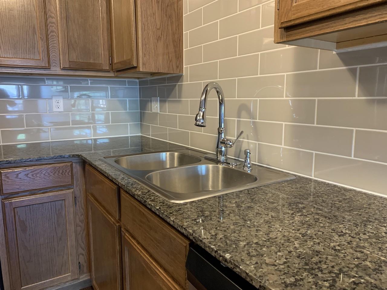 3001 Sw Amberwood Ave #1 - Photo 5 of 15