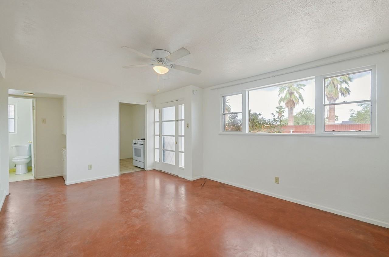 2226 E Spring St - Photo 3 of 19