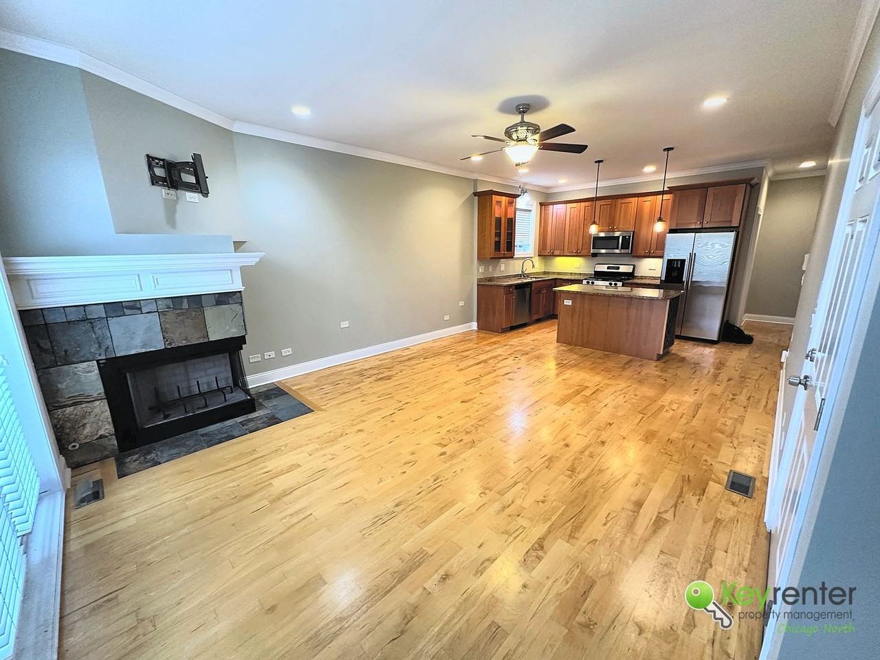 6623 N Greenview Ave #2N - Photo 3 of 15