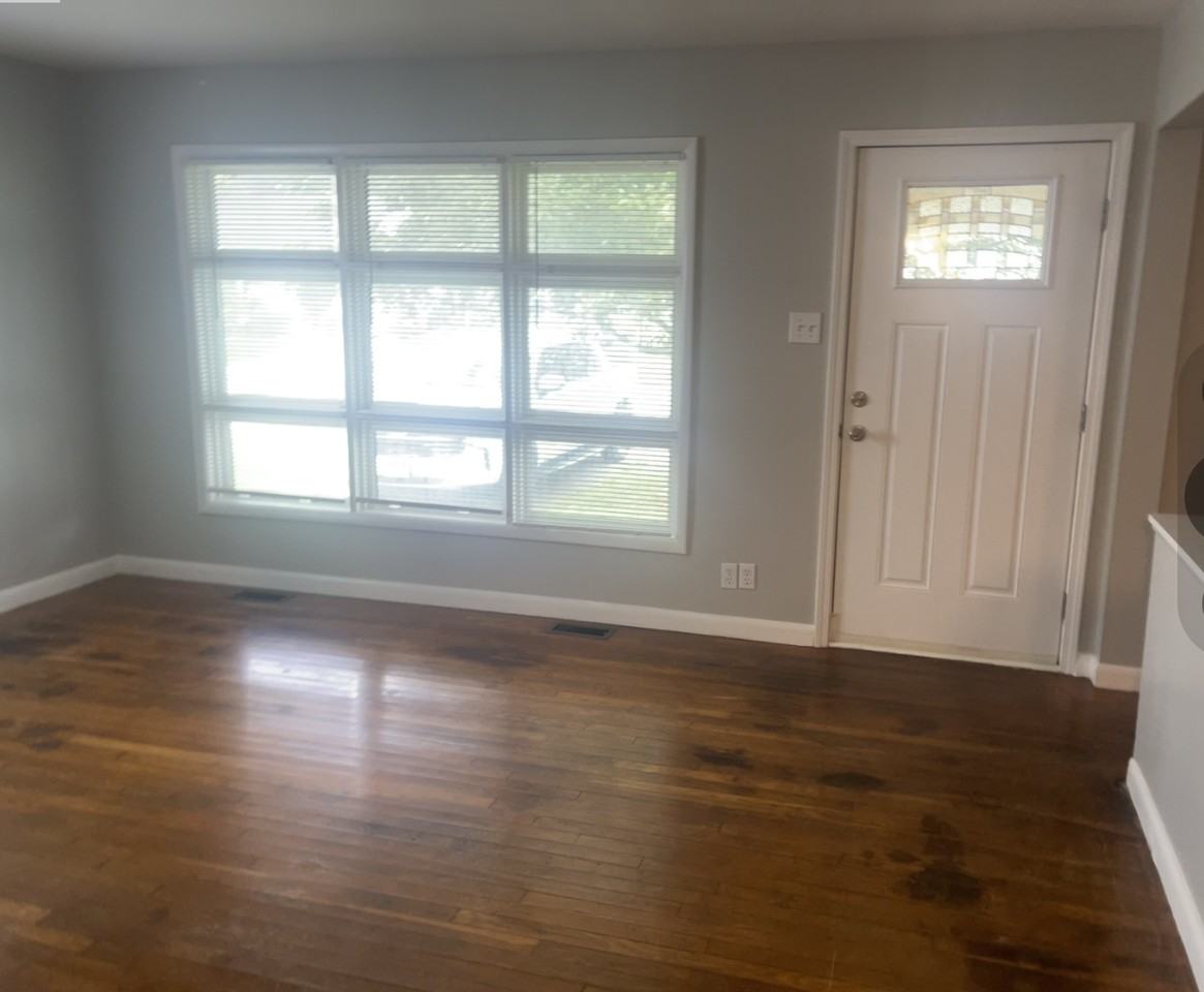 818 Carneal Rd #1 - Photo 3 of 11