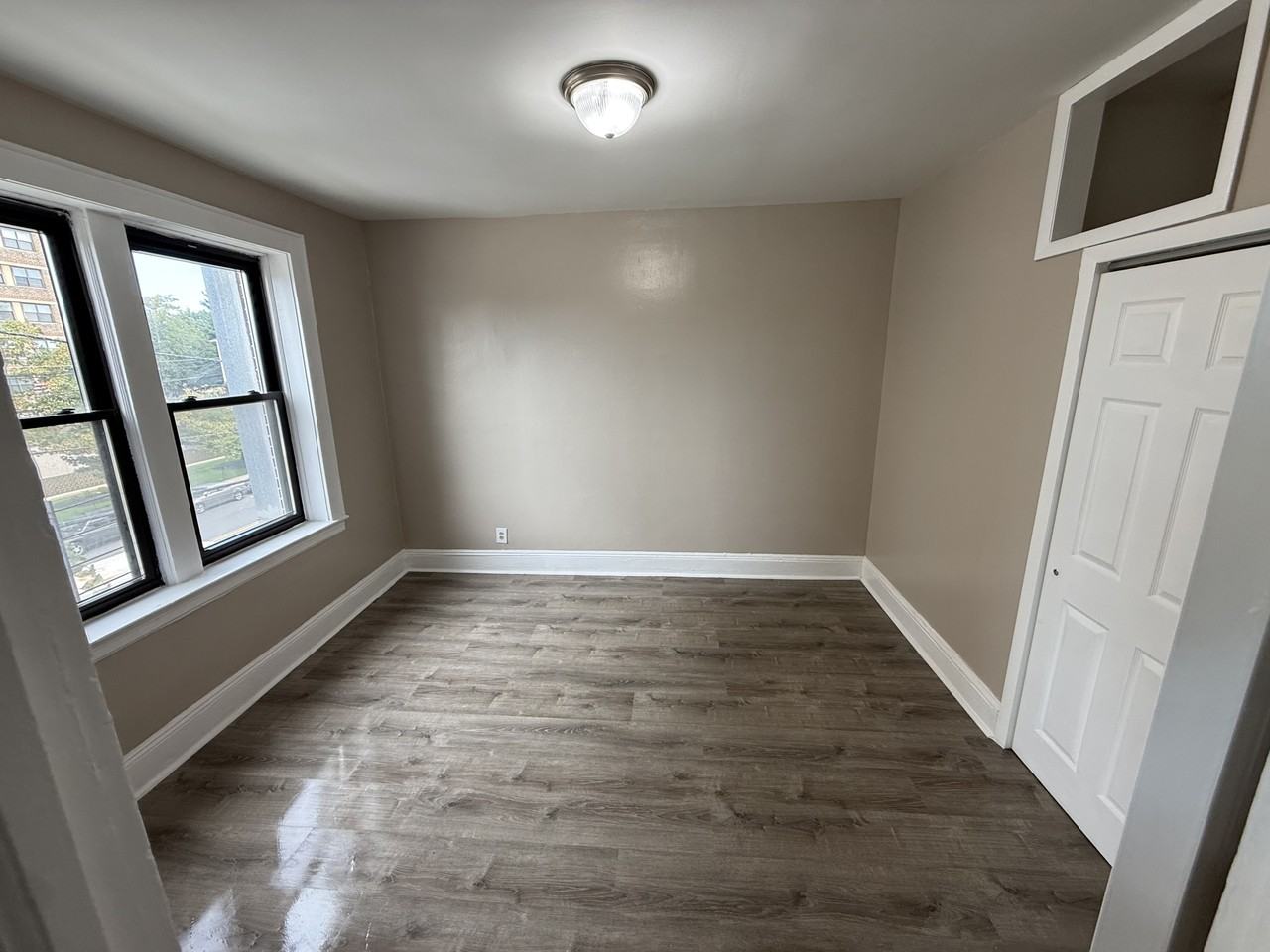 441 Mount Prospect AvenueApt 7 #7 - Photo 5 of 9