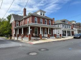 featured image of 36 N Poplar St