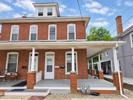 featured image of 36 N Poplar St