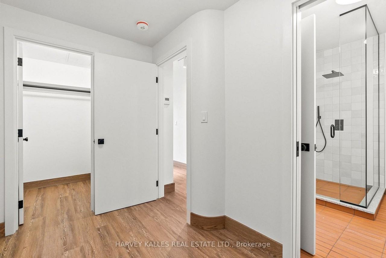 663 Greenwood Avenue - Photo 6 of 23
