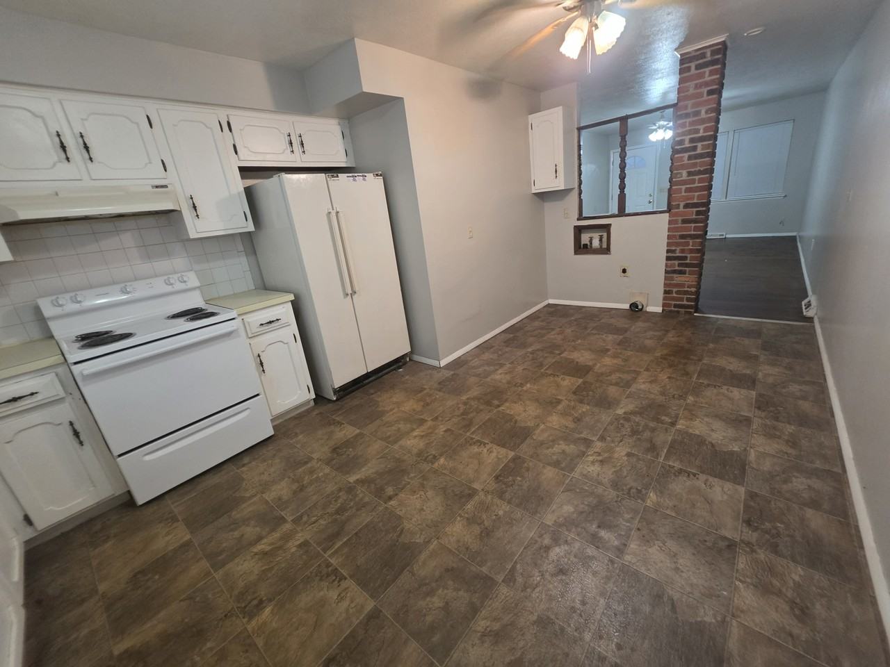 2044 S Barcliff Ave Apt 3 #3 - Photo 4 of 9